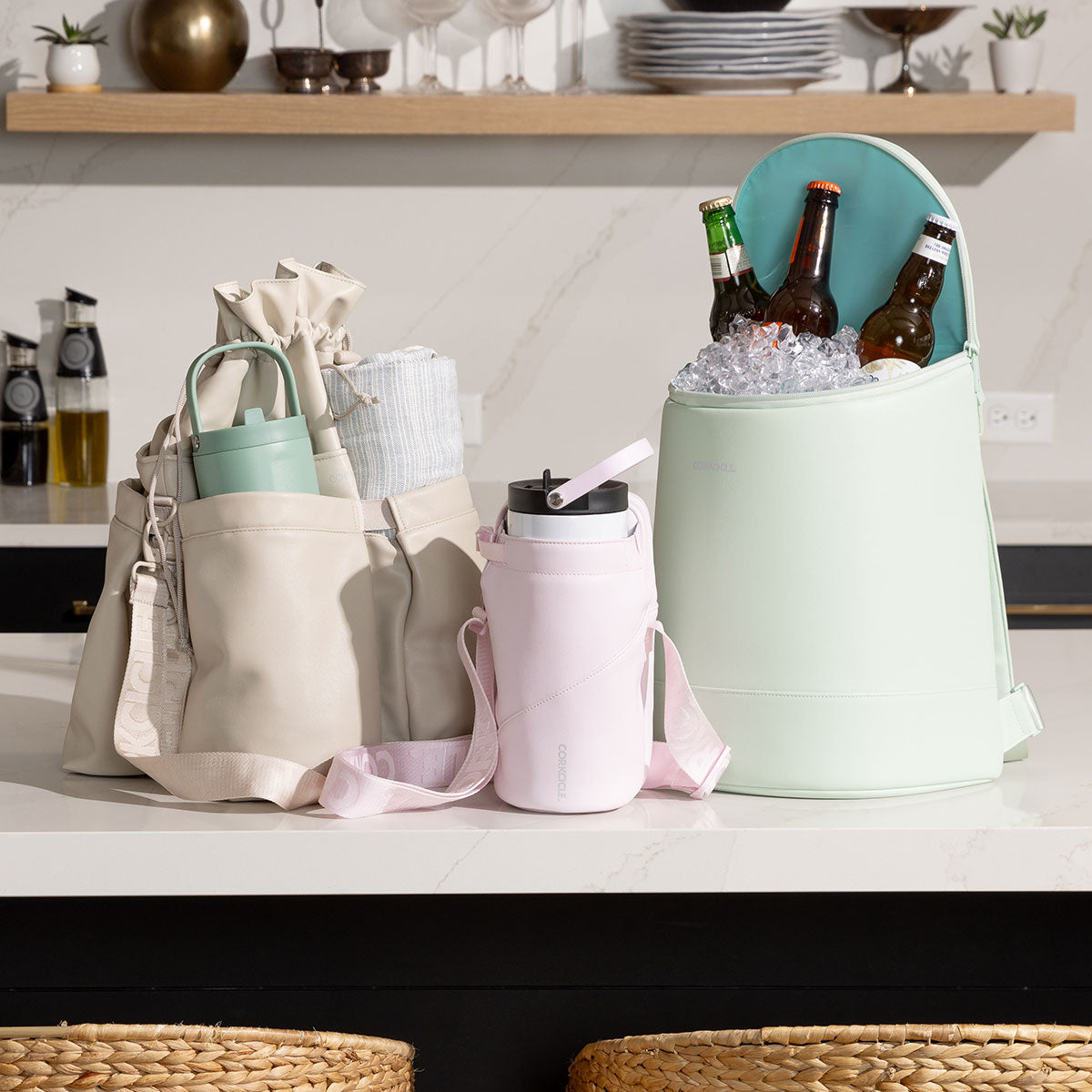 beverage-bucket-bag-x7 6c4793ad3b8e--group-lifestyle1.jpg